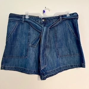 Banana Republic Denim Tie Front Denim Shorts 35/20
